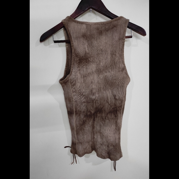 Tank Top 🤎 - Picture 2 of 9